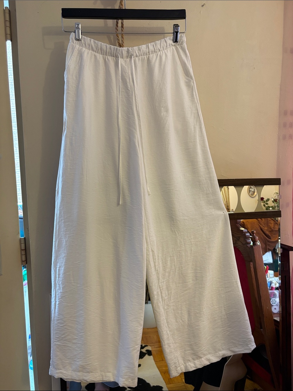 Haute Monde White Wide-Leg Drawstring Pants. Rayon